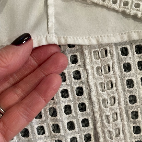 Elie Tahari White Eyelet Lined  Sheath dress size 4 from Saks Fifth Avenue - Picture 4 of 7